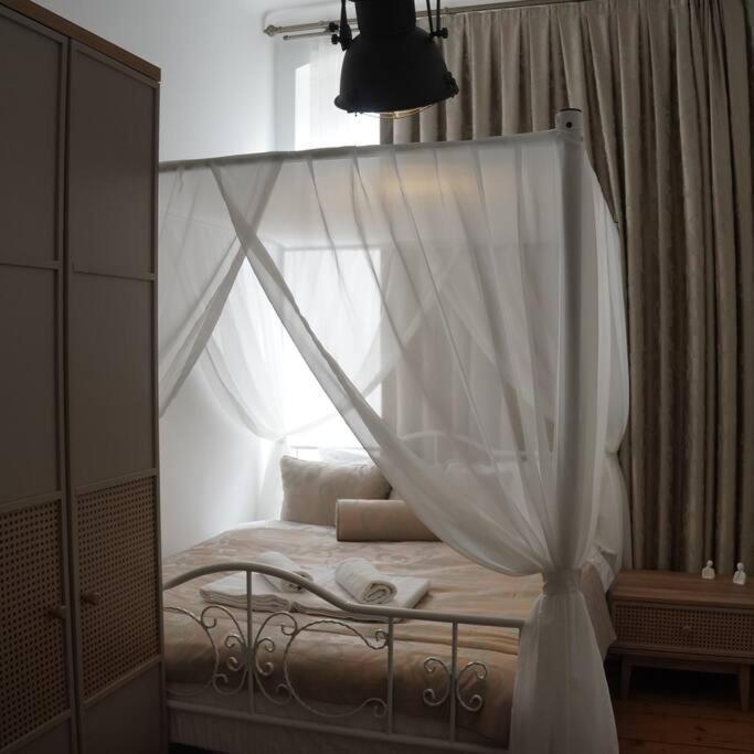 Galata Kulesi Yakininda Genis 3+1 Tarihi Daire İstanbul