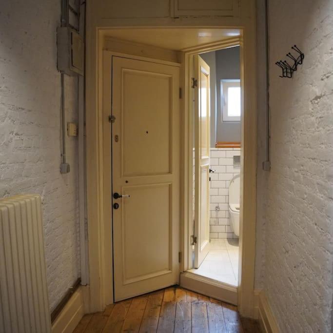 Galata Kulesi Yakininda Genis 3+1 Tarihi Daire