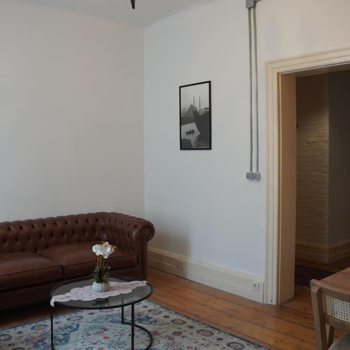 Galata Kulesi Yakininda Genis 3+1 Tarihi Daire İstanbul